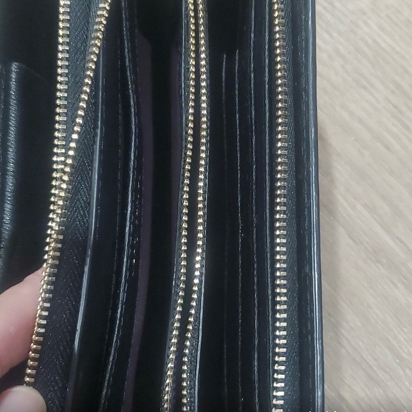 *READ DESC* Henri Bendel Customer App Giveaway With Beauty Bundle Purchase - Picture 7 of 13